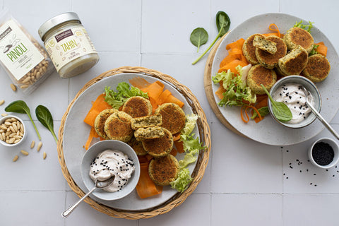 Immagine della ricetta Falafel di ceci cotti con dressing al Tahin e pinoli