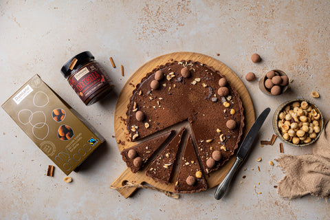 Immagine della ricetta Cheesecake senza cottura con Chocobella nocciole e cannella e praline MyChoco